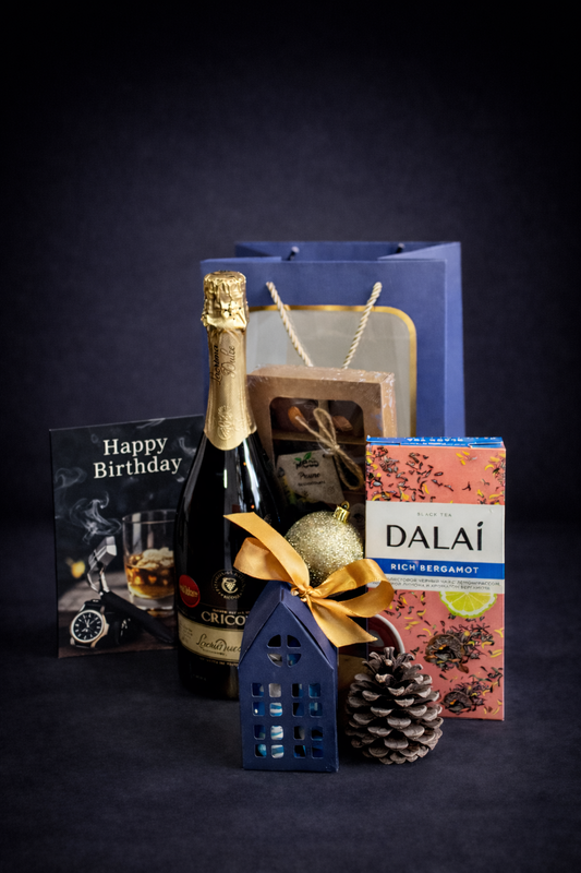 Cadou pentru El ,,Nr. 2” - Set Festiv cu Spumant și Dulciuri delligiftshop.md