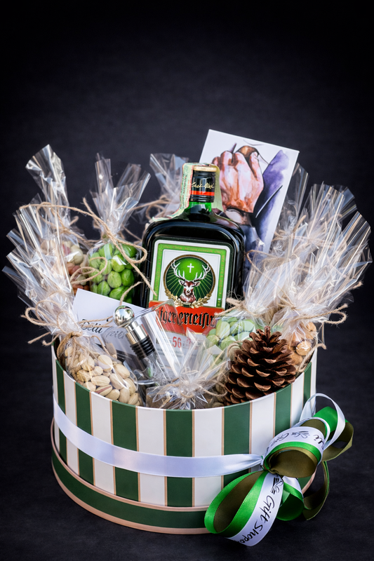 Gift box cu vin și delicii  delligiftshop.md