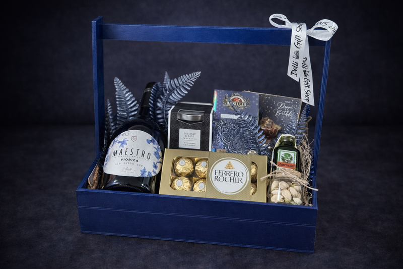 Gift box cu vin și delicii  delligiftshop.md