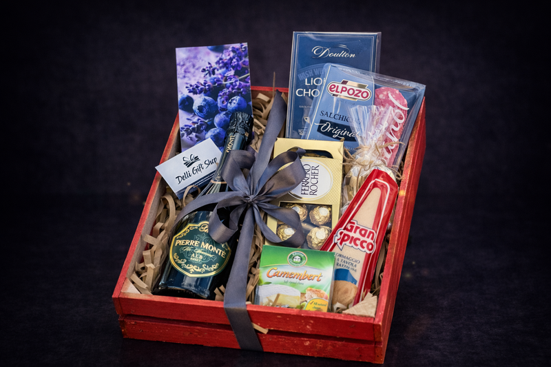 Gift box cu vin și delicii  delligiftshop.md