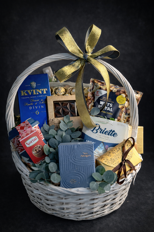 Gift box cu vin și delicii  delligiftshop.md