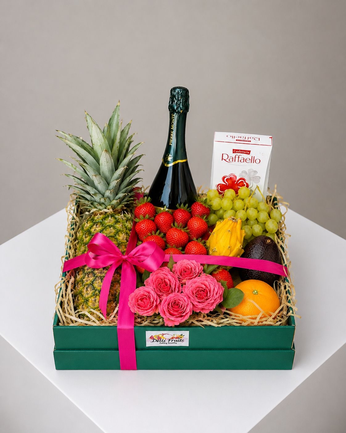 Cadou pentru profesori Nr. 25 — Celebration Fruit Box delligiftshop.md