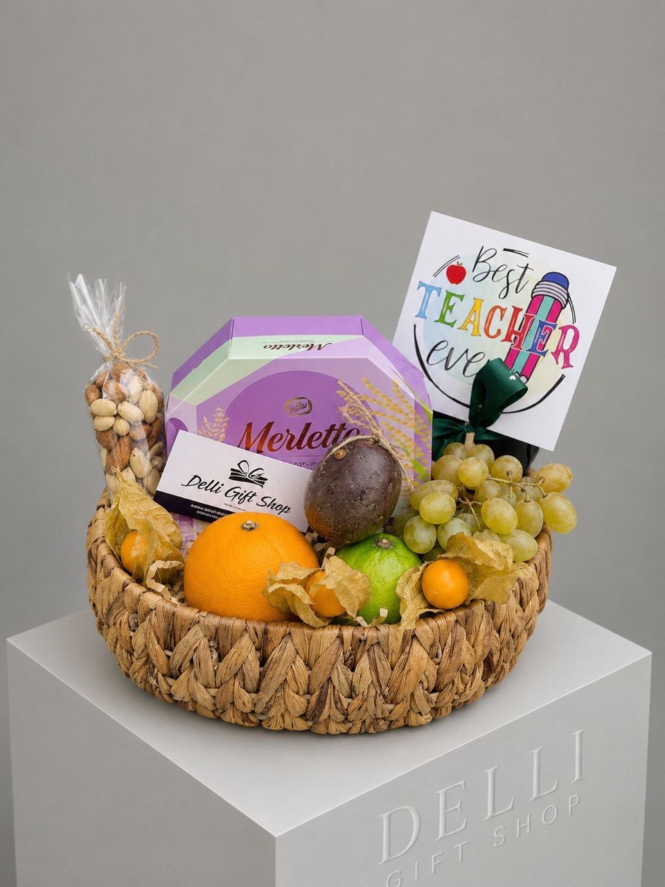 Cadou pentru profesori Nr. 35 — Best Teacher Basket delligiftshop.md