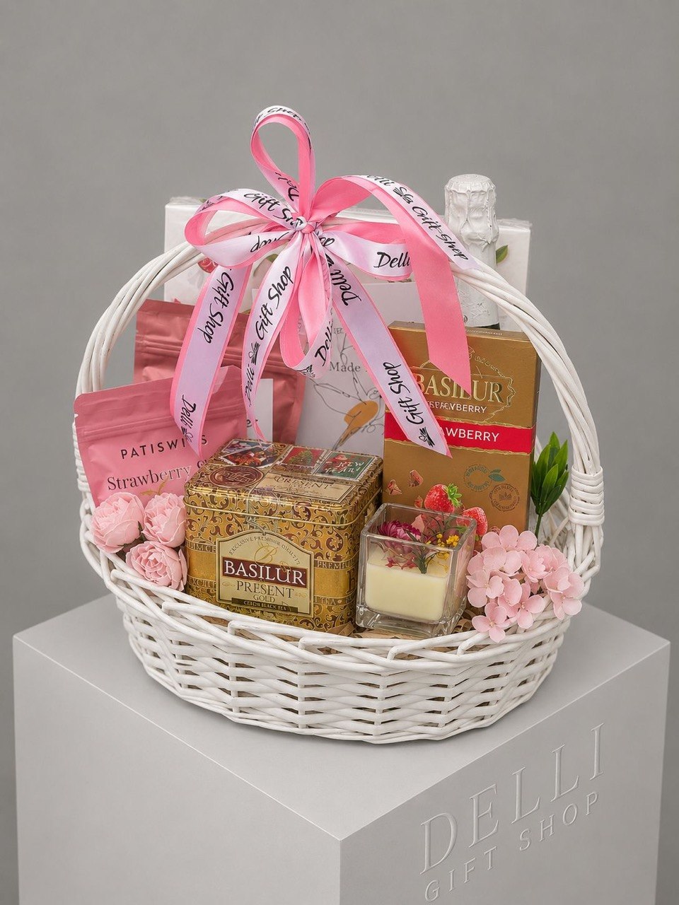 Cadou pentru profesori Nr. 42 — Coșul Delicateții Roz delligiftshop.md