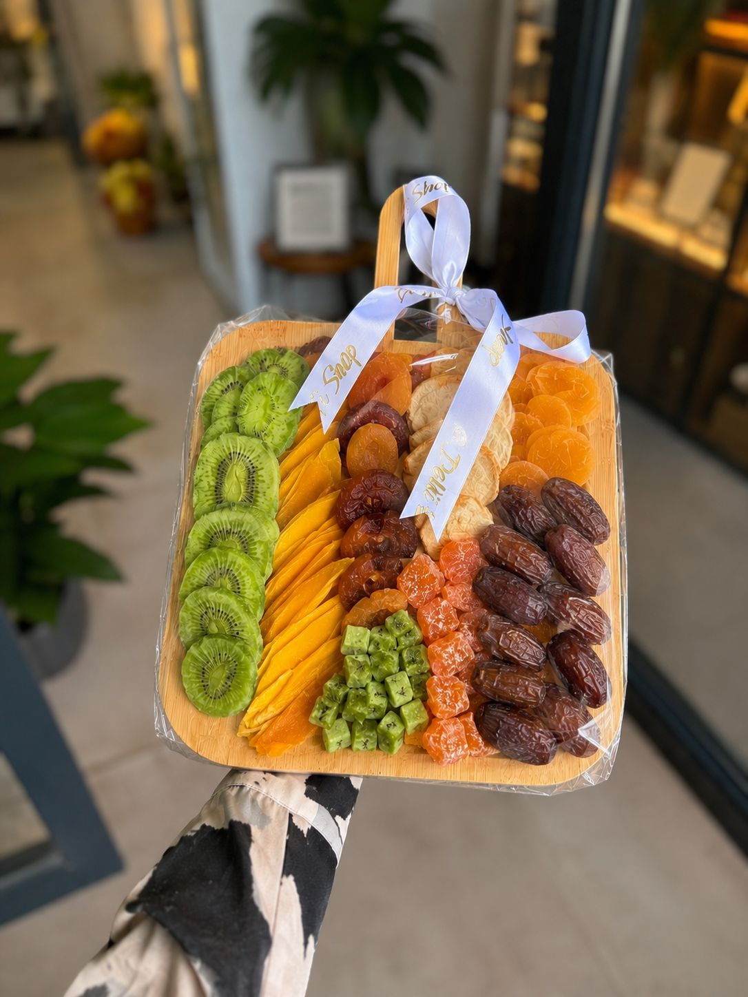 Cadou pentru profesori Nr. 59 — Platoul Gourmet cu Fructe Uscate delligiftshop.md