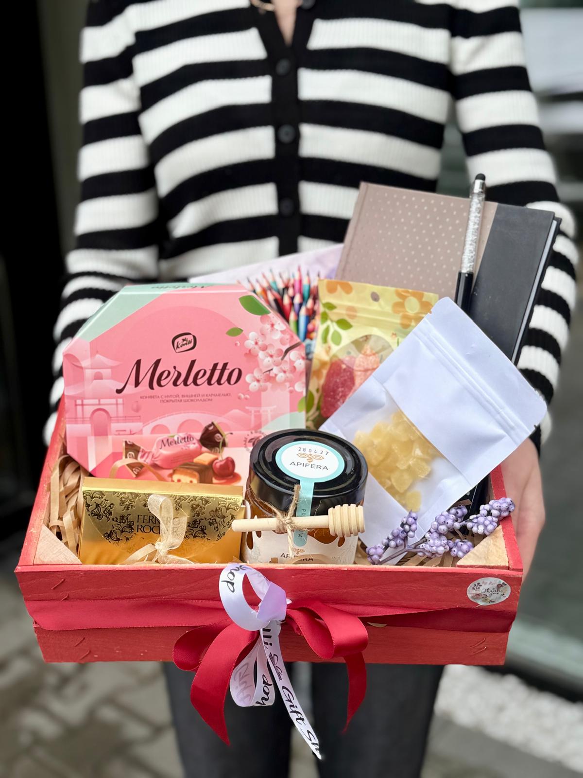 Cadou pentru profesori Nr. 70 — Setul „Inspirație și Zâmbete” delligiftshop.md