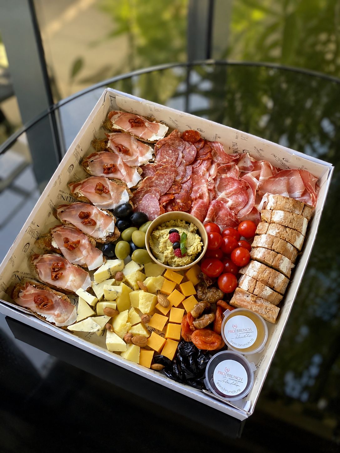 Set Aperitiv Nr. 30 — Antipasti Brunch Box delligiftshop.md