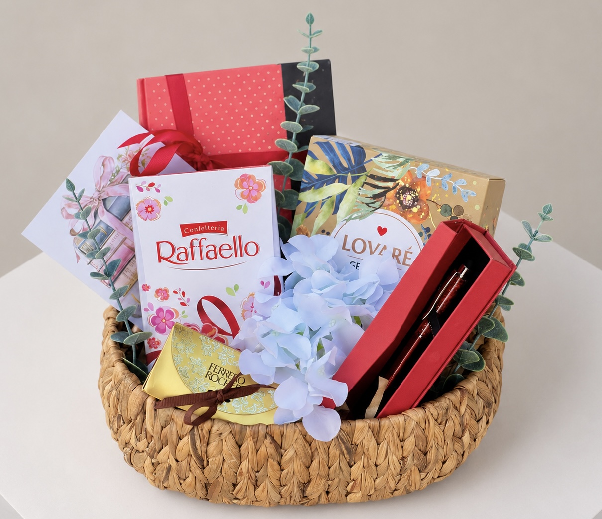 Cadou pentru profesori Nr. 77 — Setul „Inspirație și Dulce Răsfăț” delligiftshop.md
