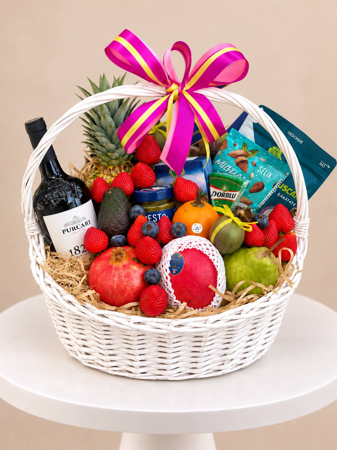 Cadou cu Fructe Nr. 71 – Coș Gourmet cu Fructe și Vin delligiftshop.md